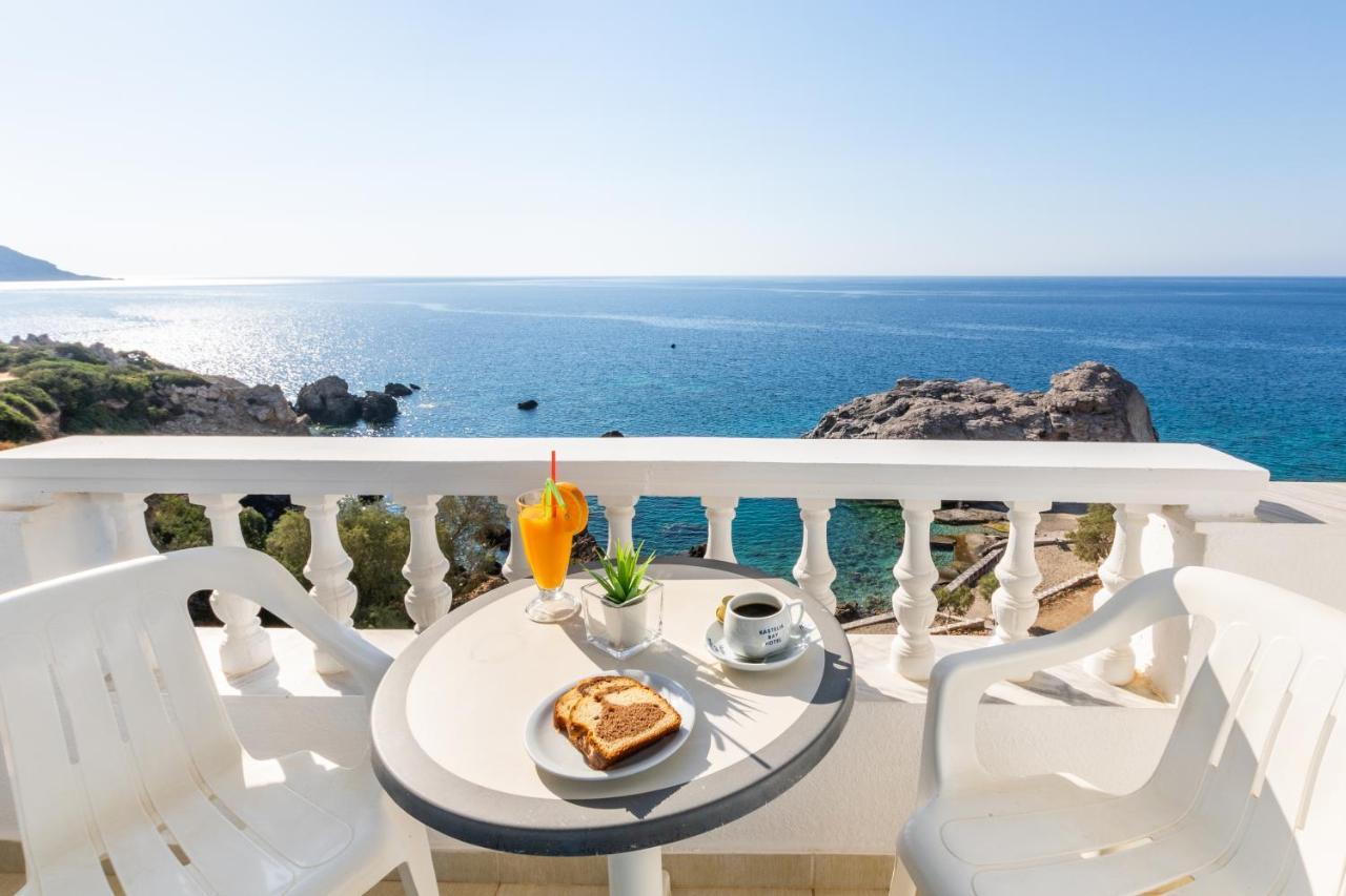 Castelia Bay Hotel Amoopi Extérieur photo