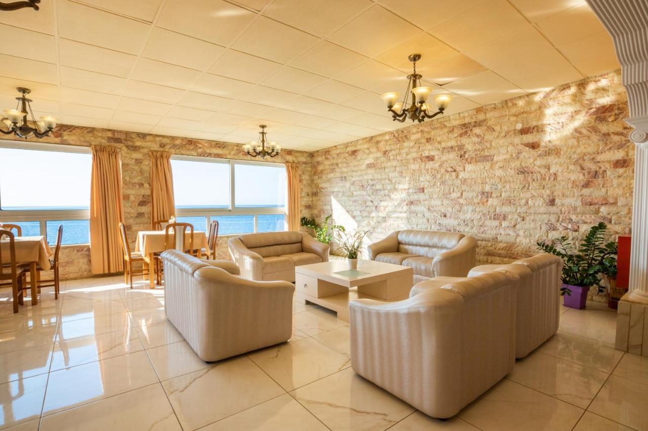 Castelia Bay Hotel Amoopi Extérieur photo