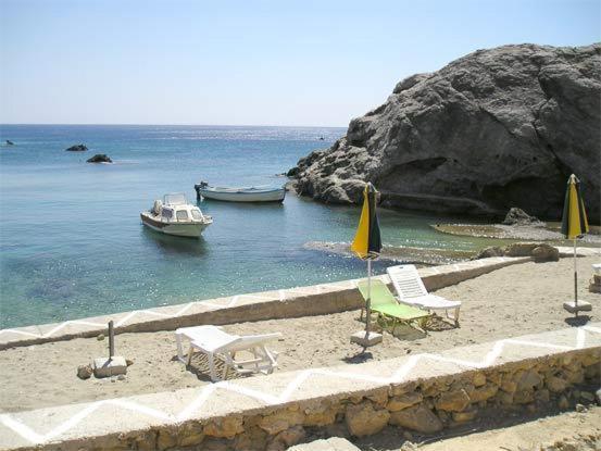 Castelia Bay Hotel Amoopi Extérieur photo